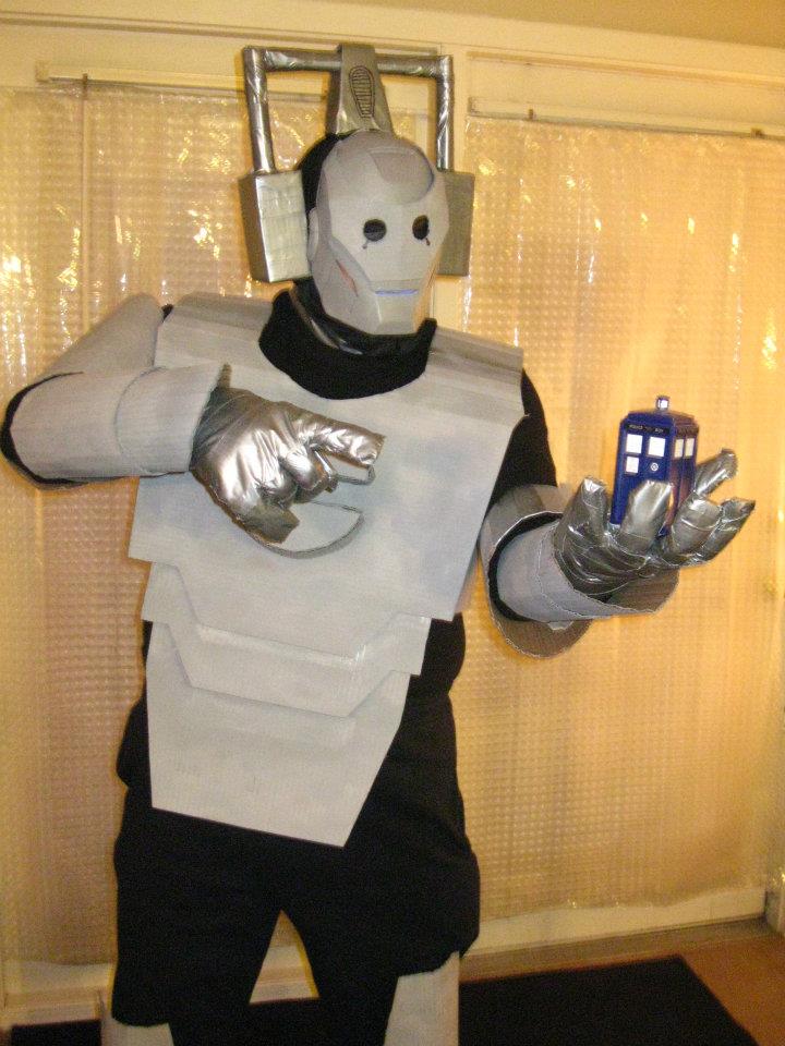 Halloween-2011-Cybermen-03